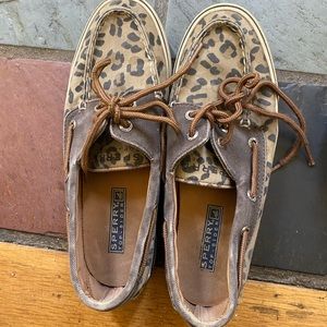 Cheetah Sperrys size 6